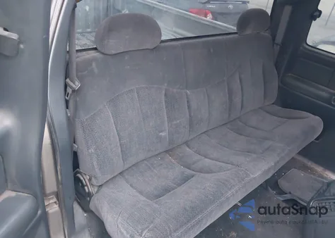 1999 Chevrolet Silverado 1500 Ls z USA, uszkodzony, nr VIN 2GCEC19T2X1273939